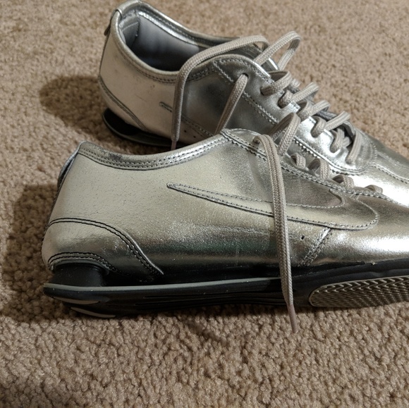 nike shox rivalry cyan